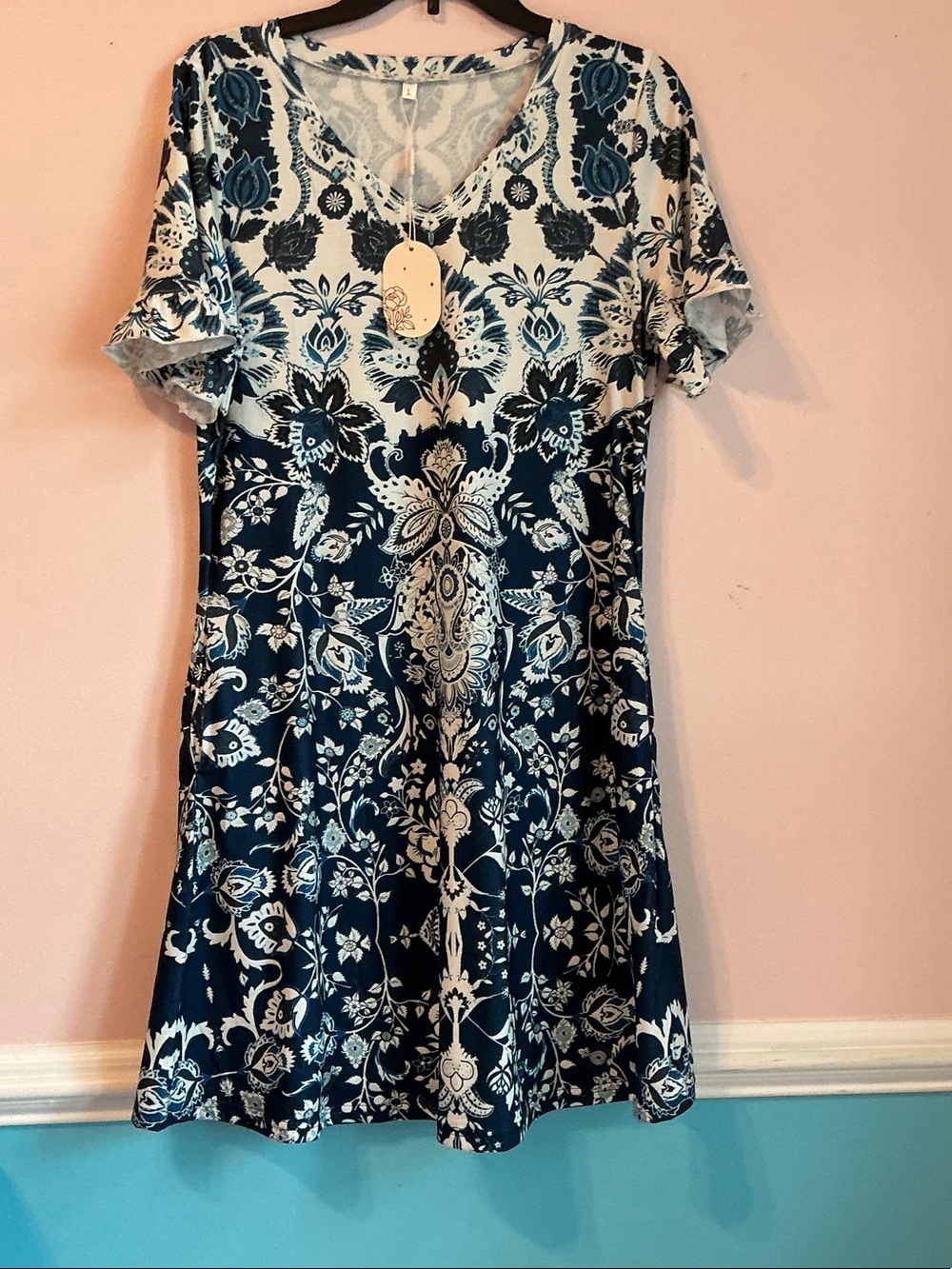 NWT Floral V-Neck Midi Dress wpockets